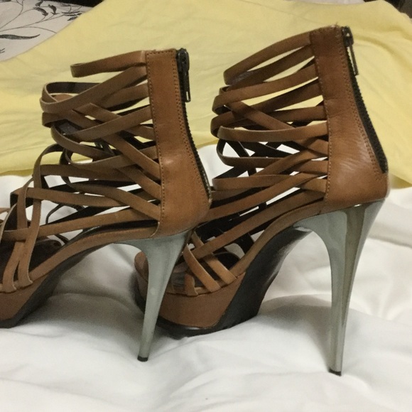 Vera Wang Shoes - VERA WANG HEELS