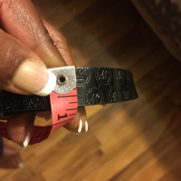 Reversible Michael Kors Women's Belt. - Picture 6 of 8