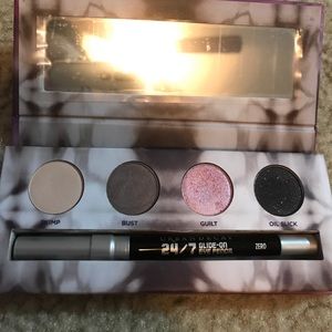 Urban Decay 4 eye shadow palette