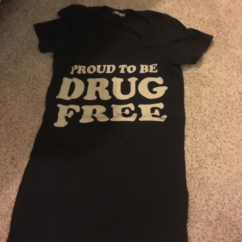 Proud to be drug free top