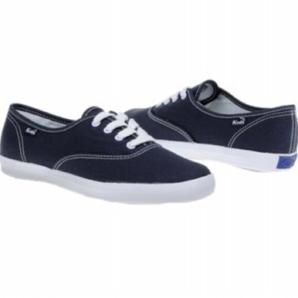 Barely Worn! Navy blue Keds in great condition.