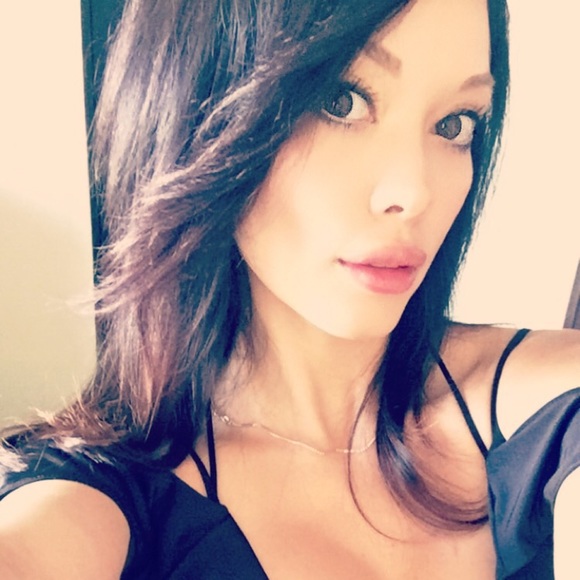 Meet your Posher, Andrea - Picture 3 of 3