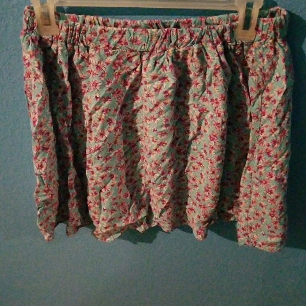 Skirt - Picture 3 of 3
