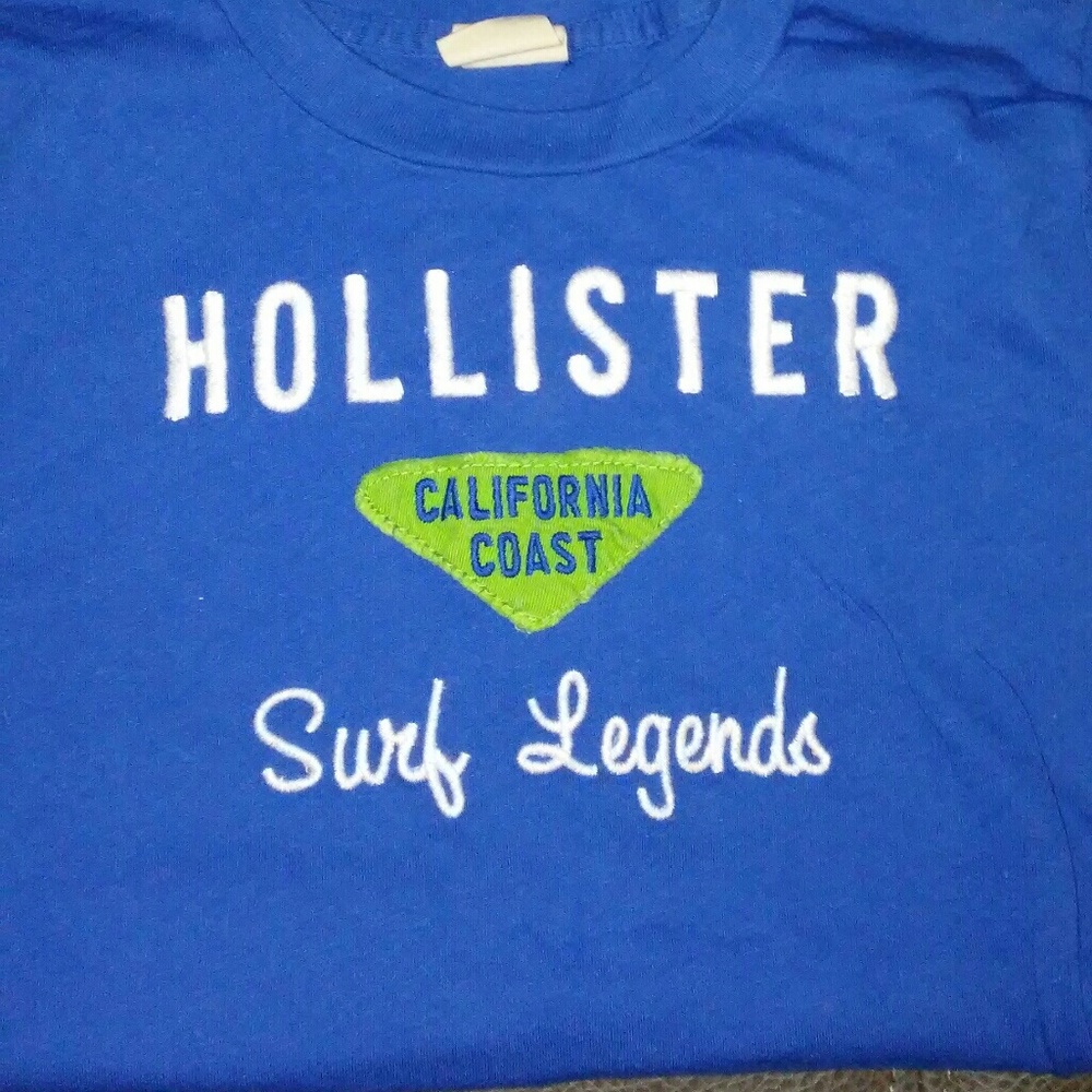 HOLLISTER t-shirt