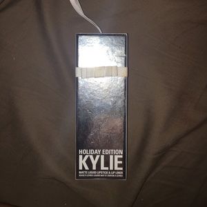 KYLIE Liquid Lip Kit in VIXEN