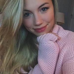 Meet your Posher, Lena