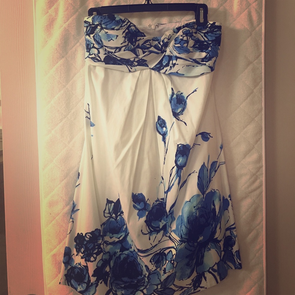 Sweetheart strapless white and blue dress