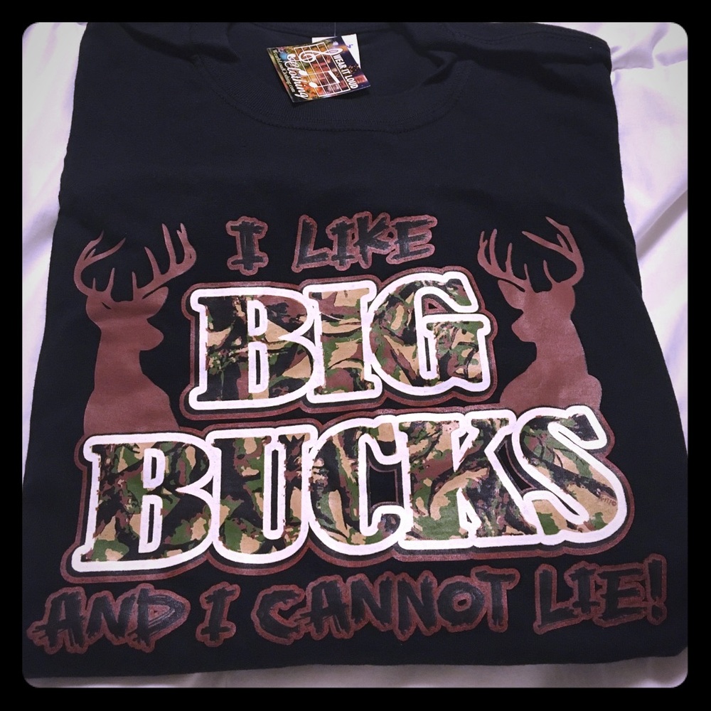 Deer Hunting x Big Bucks x Black T-shirt