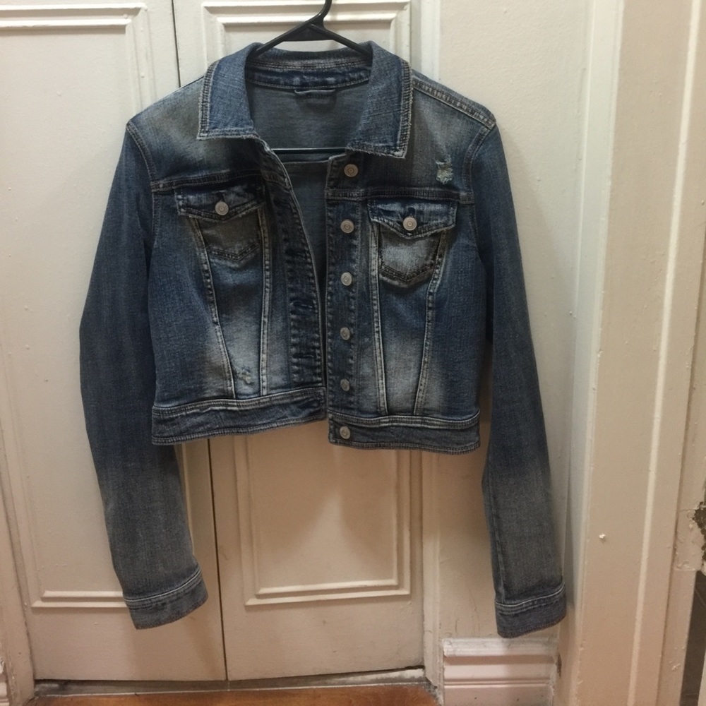 Cropped denim jacket