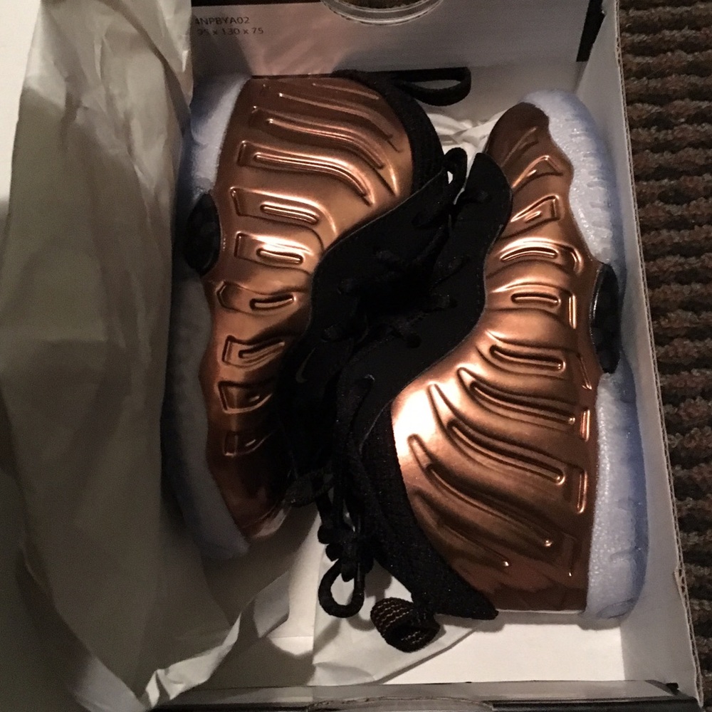 Toddler Gold Foams Size 2C