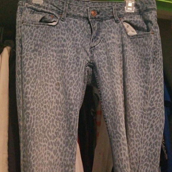 Jeans - Picture 2 of 3