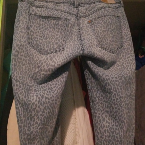 Jeans - Picture 3 of 3