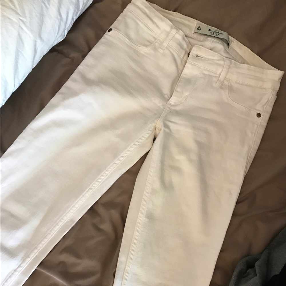 White skinny jeans