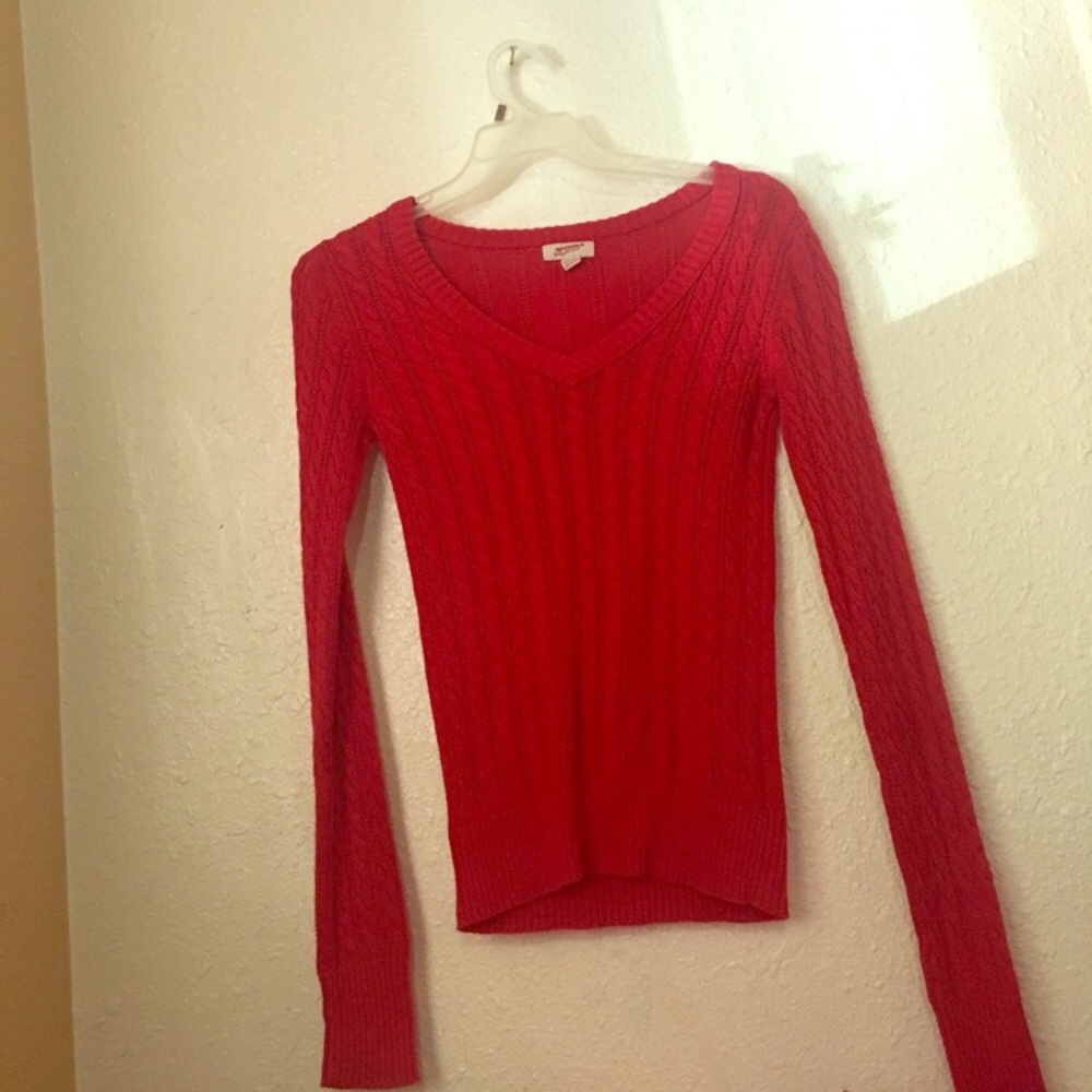 Arizona jean company v-neck cable knit sweater