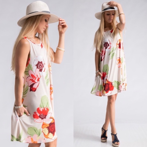 🍀LAST ONE🍀SWING DRESS w/ red / orange flowers - Picture 2 of 2