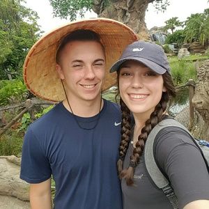 Meet your Posher, Kacee