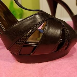 👡Michael Kors T Strap Sandals 👡