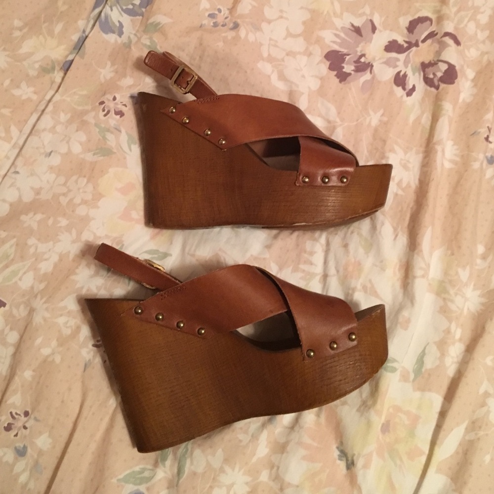 Aldo size 8 wooden wedges