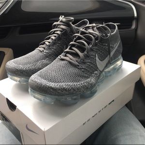 Nike vapormax size 9.5 perfect condition
