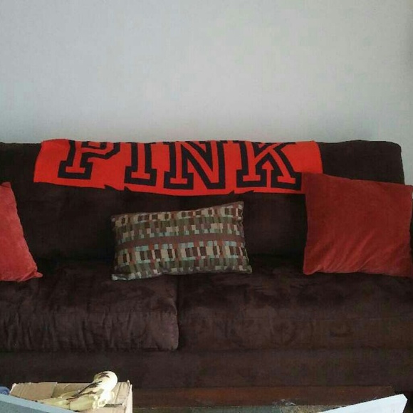 Chocolate couch - Picture 2 of 2