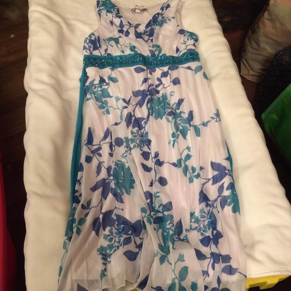 Girls Speechless pleated long dress. Size 14