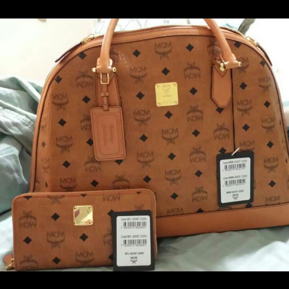 MCM PURSE AND WALLET