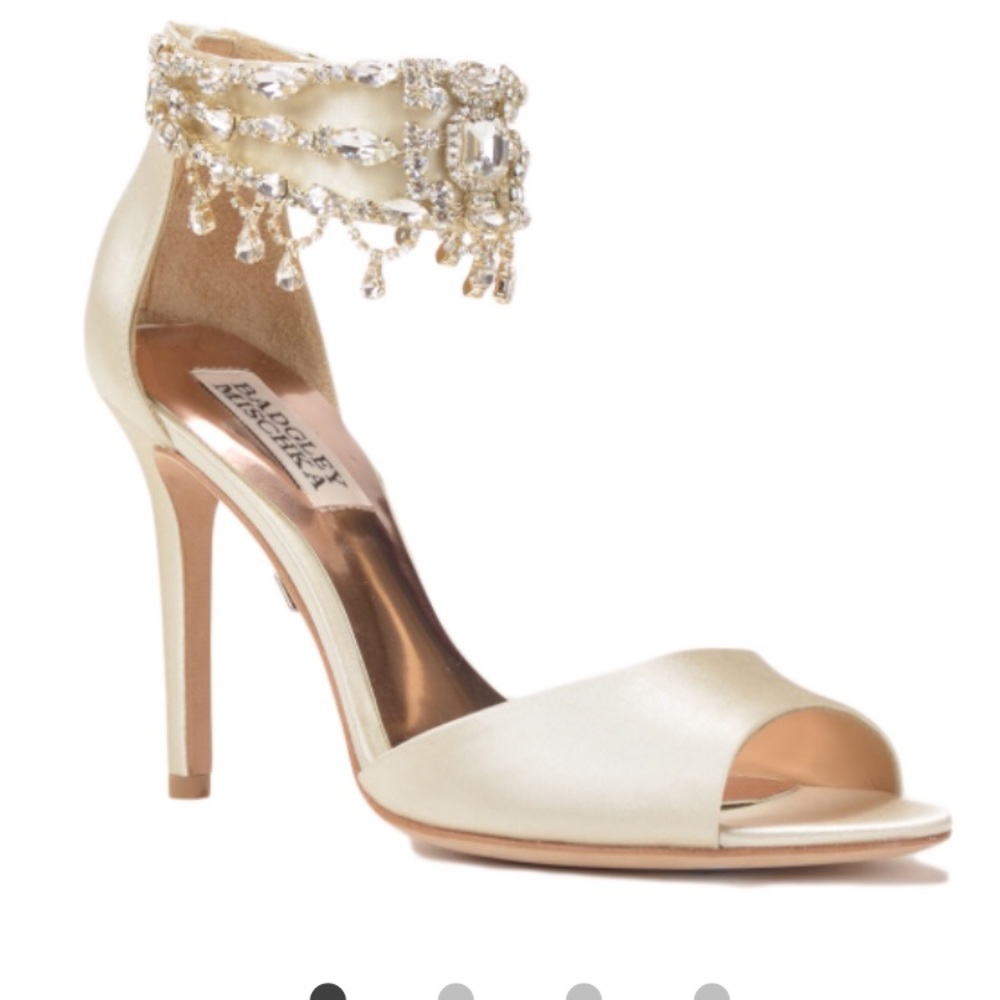 Badgley mischka bridal sandals