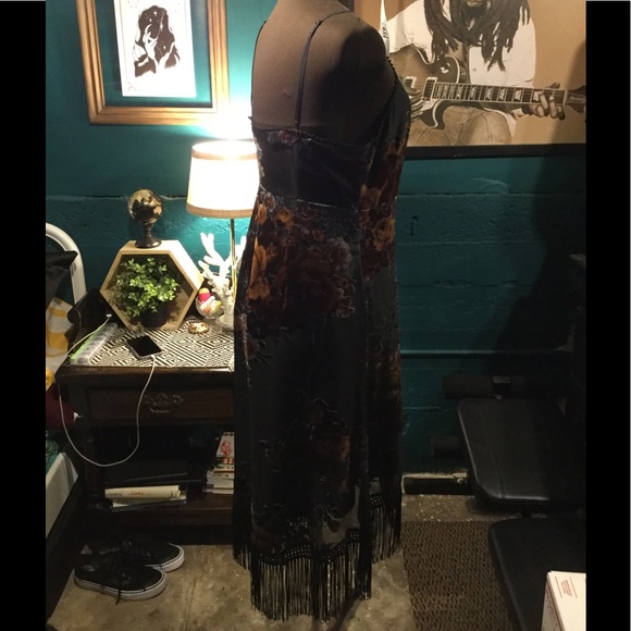 Dress - Picture 2 of 5