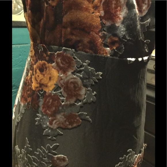 Dress - Picture 5 of 5