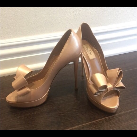 Valentino Bow Patent Pump - Size 38 - Picture 1 of 4