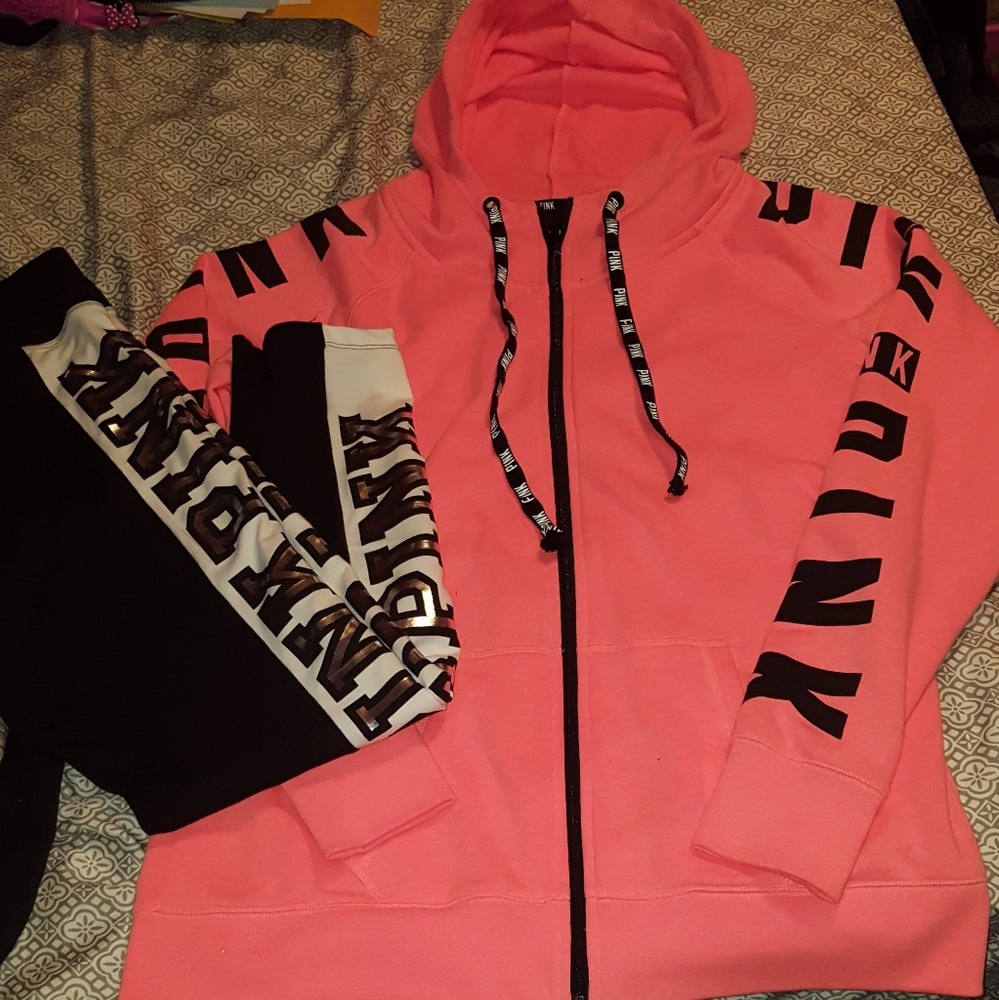 LARGE VS PINK FASHION SHOW LIMITED EDITION OUTFIT!