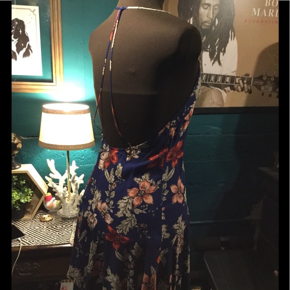 Dress - Picture 3 of 4