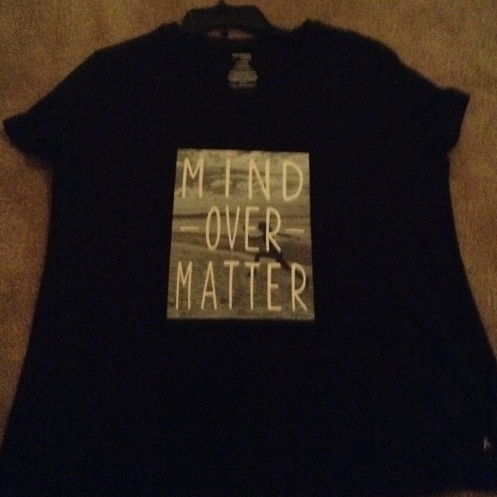 v-neck tee