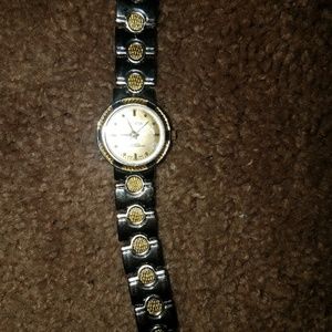 Geneva ladies watch gold and silver bracelet