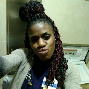 Meet your Posher, Renee