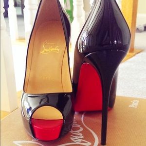 Christian Louboutin Very Prive Pump