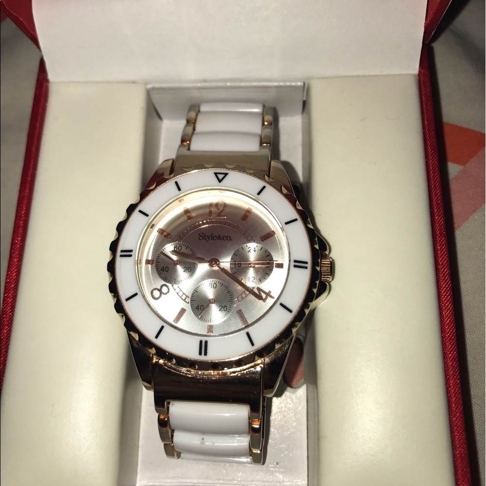 Watch - Picture 2 of 4