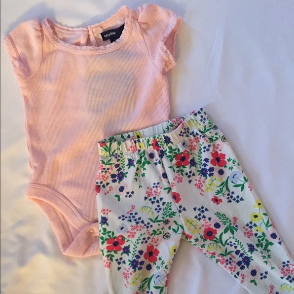 Gap Onsie and Leggings - Picture 1 of 1