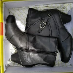 Ankle boots