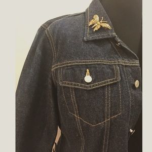 Vintage Tommy Jeans Denim Jacket w Brooch
