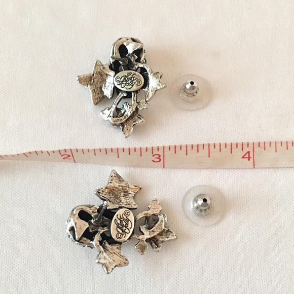 Kirk's Folly 'Enchanted Forest' Skull Earrings - Picture 4 of 4