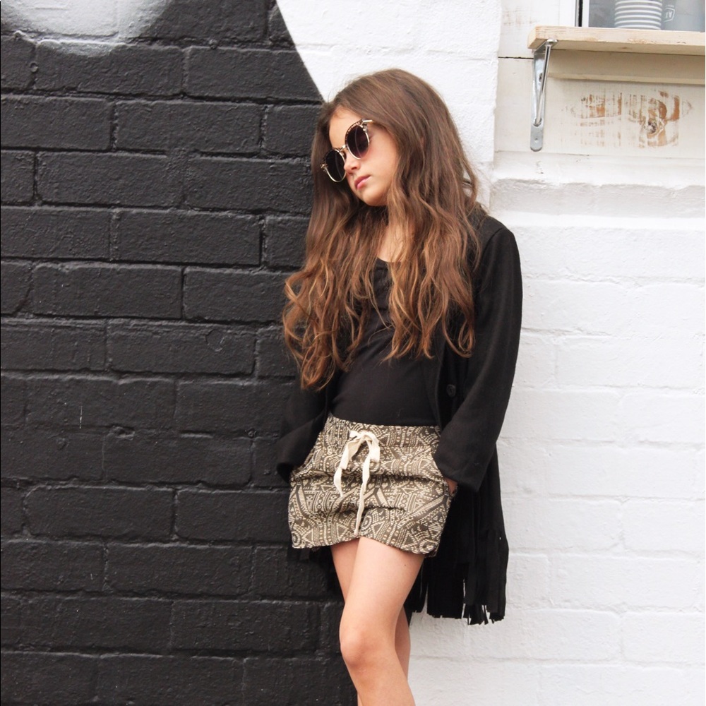 👸🏼 Native Queen Shorts ✌🏽 - Picture 2 of 4