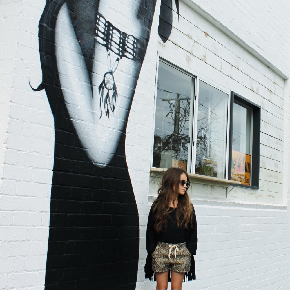 👸🏼 Native Queen Shorts ✌🏽 - Picture 3 of 4