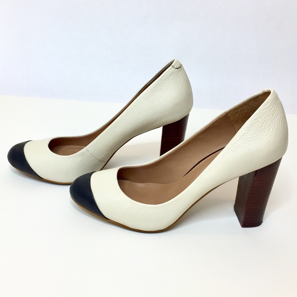 Banana Republic Leather Pump Heels