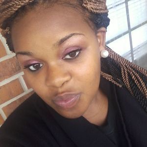 Meet your Posher, Tashae