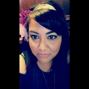 Meet your Posher, Imelda