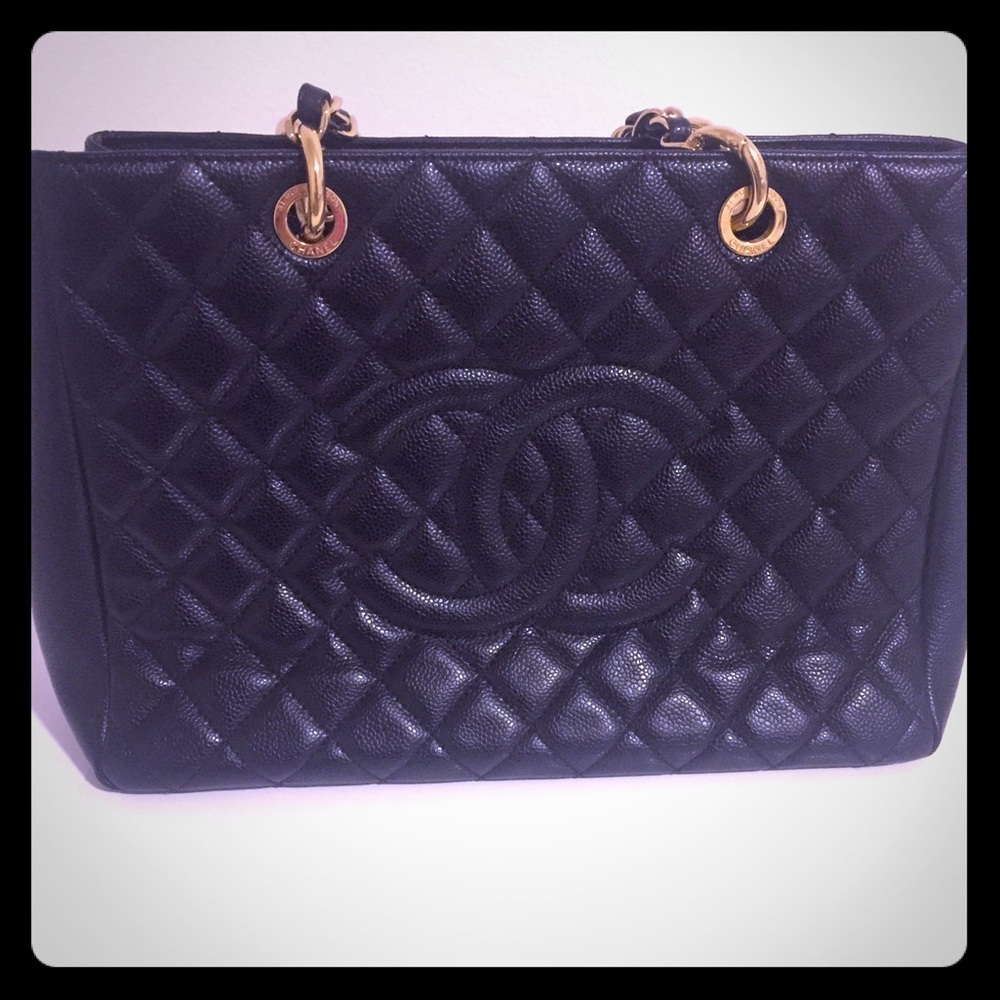 Chanel classic tote bag caviar with gold chain