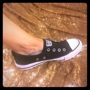 Converse Women's Black/ White No Lace Sneakers