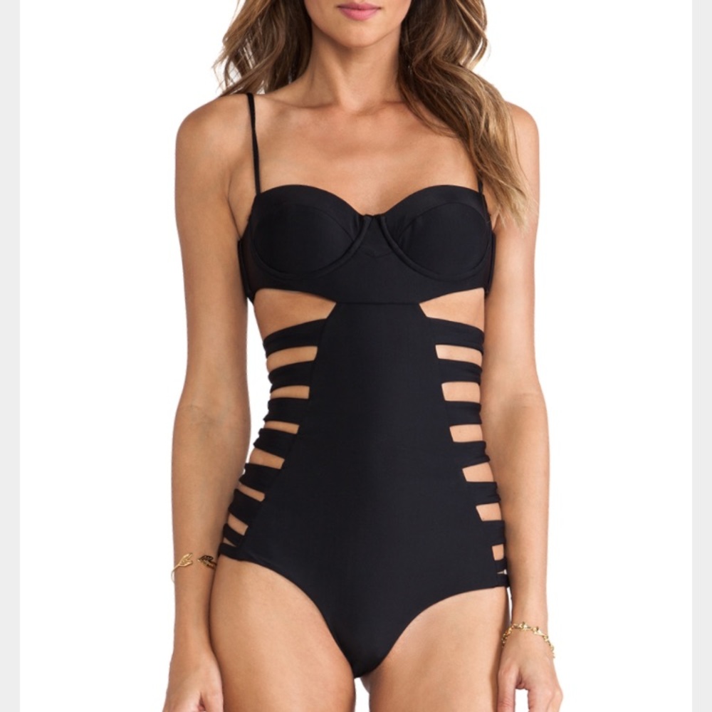 Issa de mar one piece