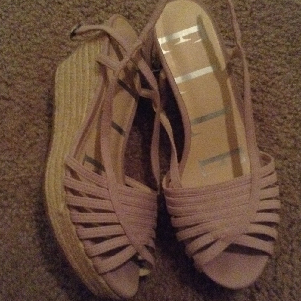 elle heels